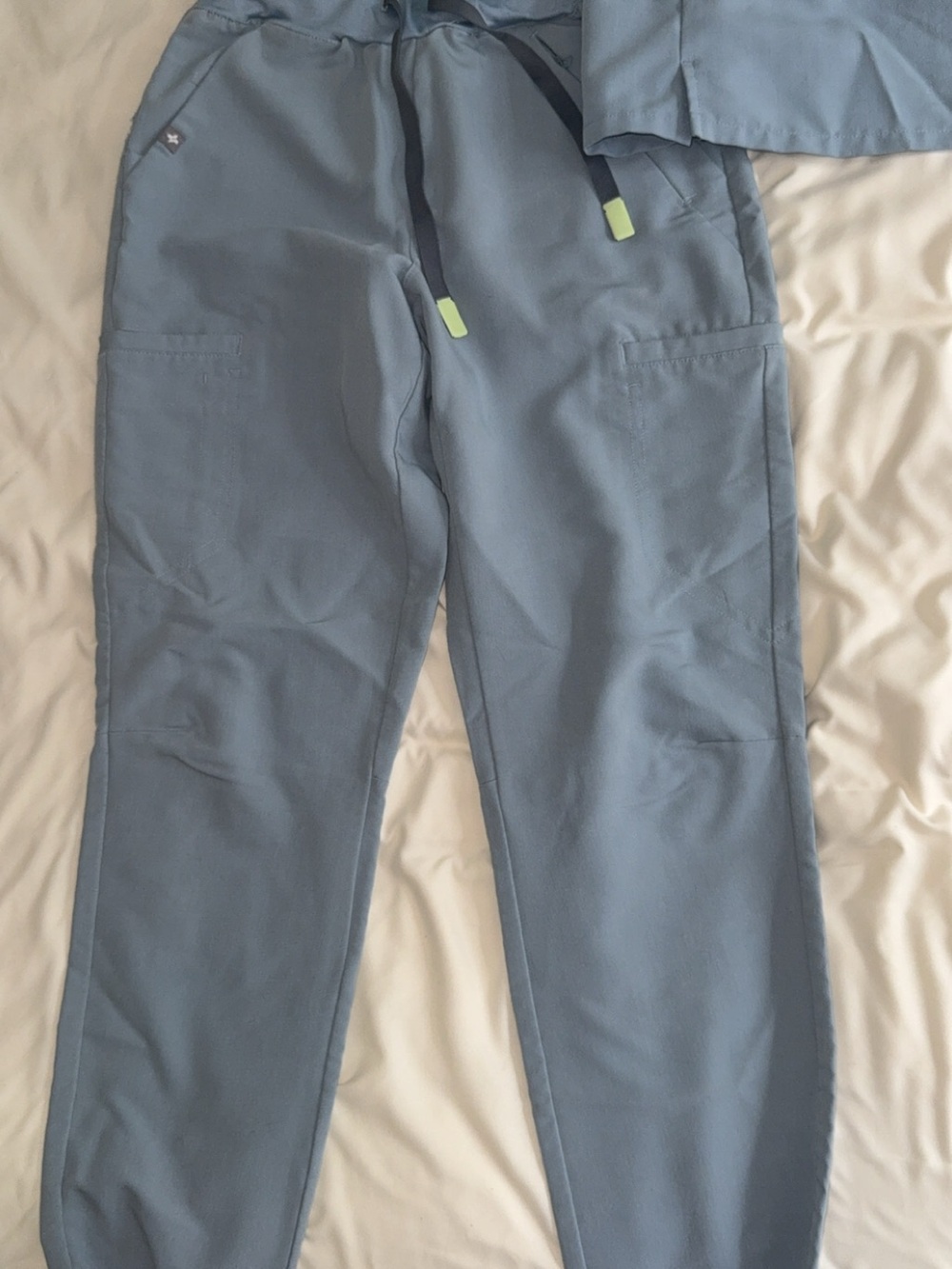 Figs Women's Dusty Blue Zamora Drawstring Joggers with Cinched Waist Top